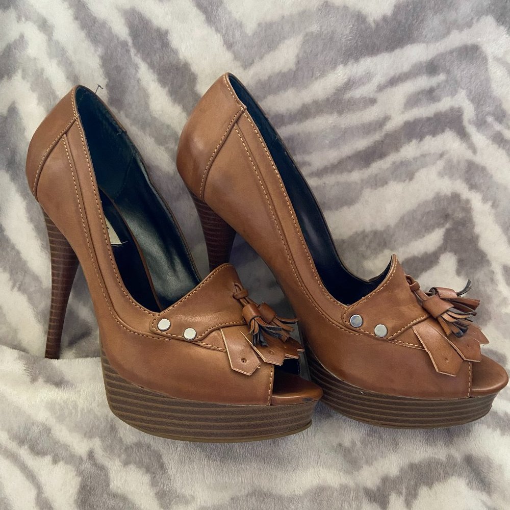 Vera Wang tobacco platform loafer style pump sz 8